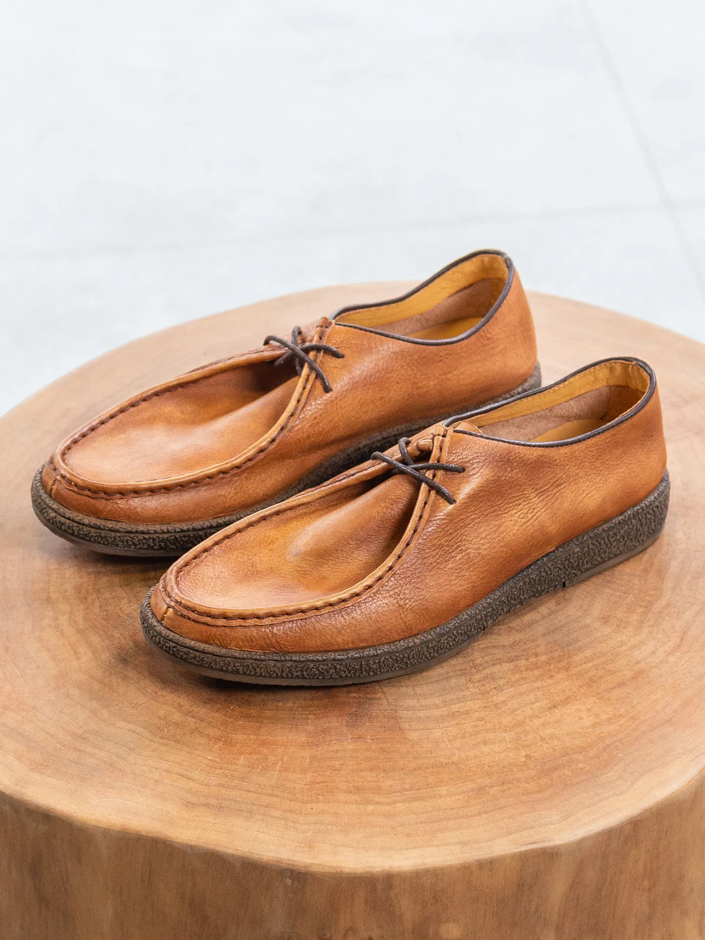 Retro Style Top Layer Cowhide Casual Leather Shoes Men's Genuine Leather Breathable Soft Sole Lace-up Round-toe Shoes Thick Sole
Retro Style Top Layer Cowhide Casual Leather Shoes Men's Genuine Leather Breathable Soft Sole Lace-up Round-toe Shoes Thick Sole