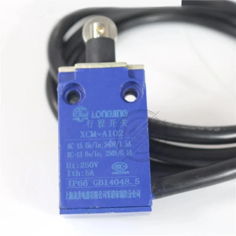 XCM-A102 travel switch limit LL5XCM machine tool mold accessories one meter A103 A110 A115
XCM-A102 travel switch limit LL5XCM machine tool mold accessories one meter A103 A110 A115