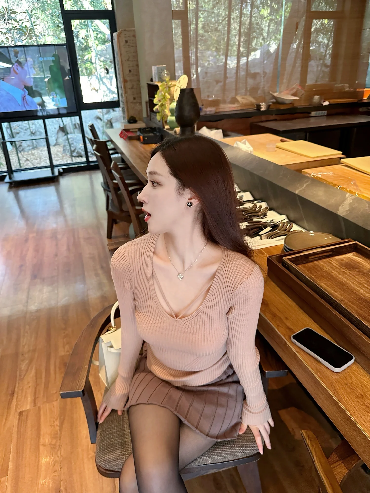 Dear Zhazha Sexy Slim Fit Long Sve Knitted Base irt Large U Ne Hanging Ne Sweet Ele Korean Sle Commute Wind
Dear Zhazha Sexy Slim Fit Long Sve Knitted Base irt Large U Ne Hanging Ne Sweet Ele Korean Sle Commute Wind