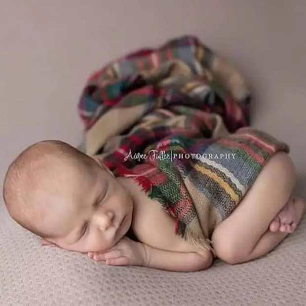 Originality England plaid Newborn Photography Clothing Christmas Photography Hat + Wrap+Blanket 3pcs Set red green
Originality England plaid Newborn Photography Clothing Christmas Photography Hat + Wrap+Blanket 3pcs Set red green