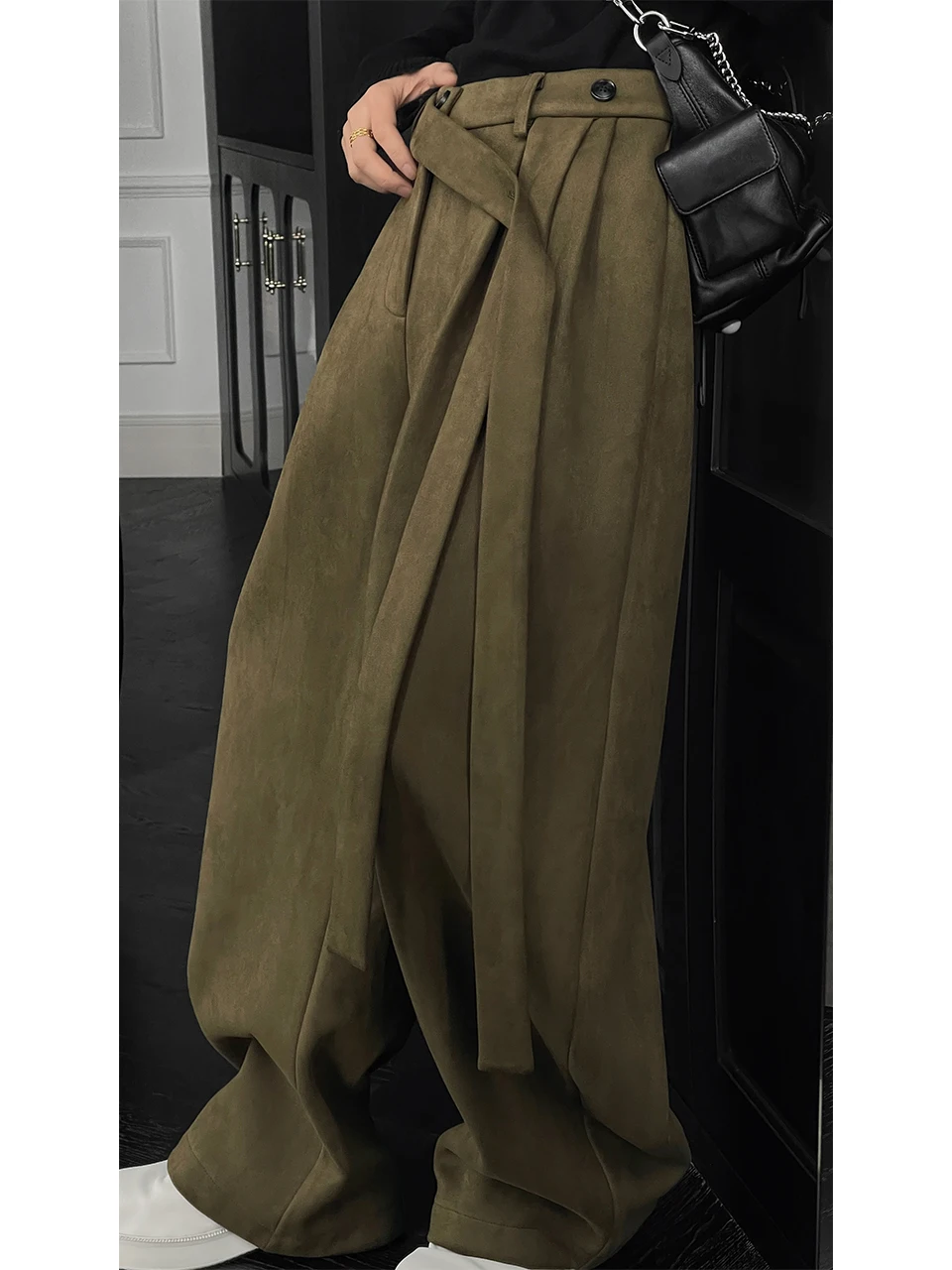Casual wide-leg trousers men's solid color irregular shape fashionable versatile spring and autumn new trend loose drape feeling
Casual wide-leg trousers men's solid color irregular shape fashionable versatile spring and autumn new trend loose drape feeling