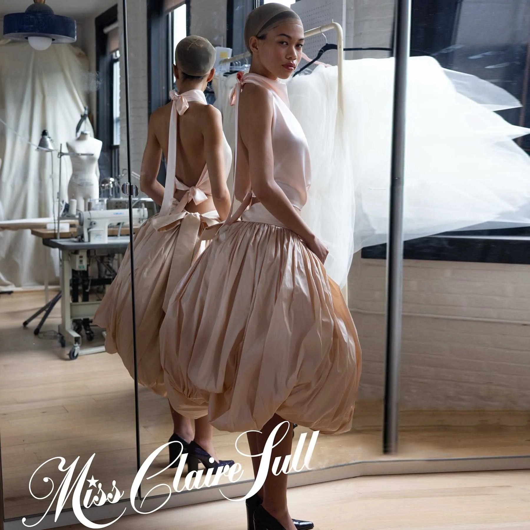 Короткая юбка с рюшами на заказ, уникальные юбки для выпускного вечера, коктейльная юбка из тафты с высокой талией и рюшами, женская юбка цвета шампанского для дня рождения, танцевальная юбка
Короткая юбка с рюшами на заказ, уникальные юбки для выпускного вечера, коктейльная юбка из тафты с высокой талией и рюшами, женская юбка цвета шампанского для дня рождения, танцевальная юбка