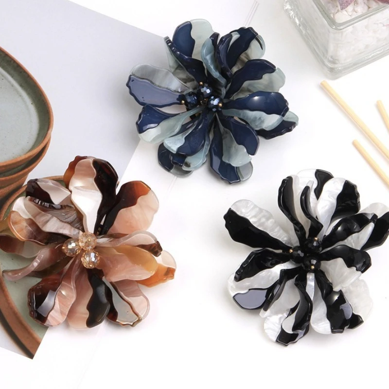 Acrylic Three-dimensional Flower Brooch High-end Light Luxury Women's Jewelry Accessories Pin Party Banquet Gifts Chest
Acrylic Three-dimensional Flower Brooch High-end Light Luxury Women's Jewelry Accessories Pin Party Banquet Gifts Chest