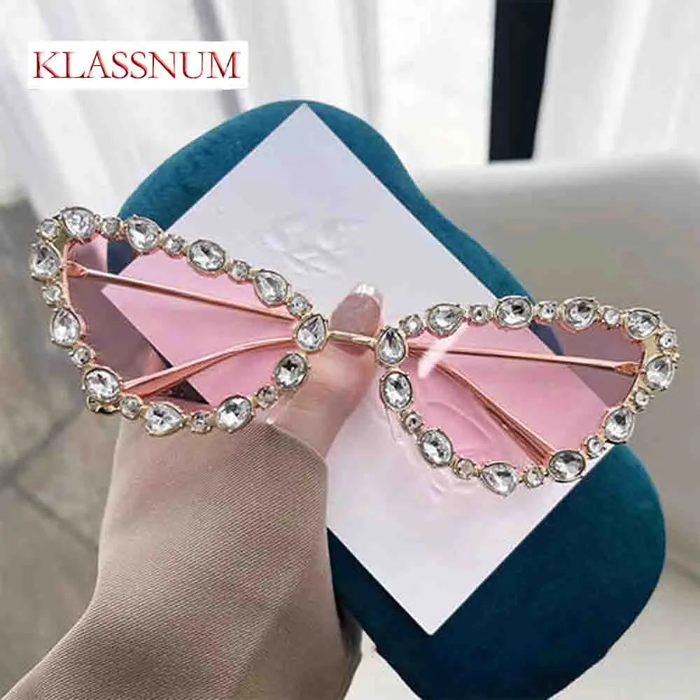 KLASSNUM модные роскошные солнцезащитные очки с бриллиантами женские кошачий глаз трендовые мужские солнцезащитные очки в металлической оправе градиентные оттенки UV400
KLASSNUM модные роскошные солнцезащитные очки с бриллиантами женские кошачий глаз трендовые мужские солнцезащитные очки в металлической оправе градиентные оттенки UV400