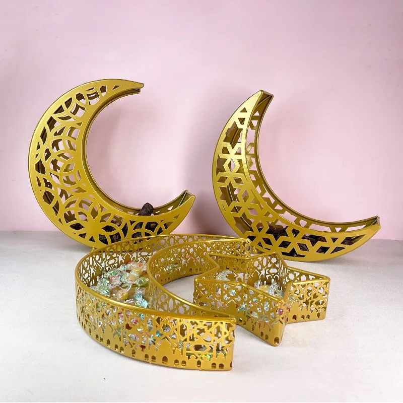 Light luxury household moon cake tray holiday supplies dessert table snack storage box metal decoration handmade
Light luxury household moon cake tray holiday supplies dessert table snack storage box metal decoration handmade