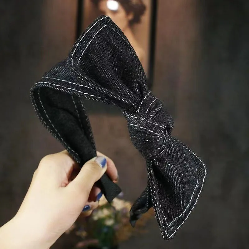 Wide-Brim Denim Headband Korean Bow Design Non-Slip Hair Hoop for Women Skincare Casual Hair Accessories
Wide-Brim Denim Headband Korean Bow Design Non-Slip Hair Hoop for Women Skincare Casual Hair Accessories
