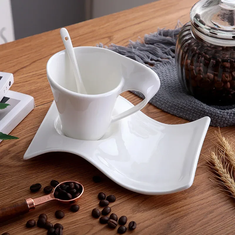 Ceramic Coffee Cup with Wavy Saucer and Spoon Set European Small Luxury Couple Milk Mug White Porcelain Office Teacup Drinkware
Ceramic Coffee Cup with Wavy Saucer and Spoon Set European Small Luxury Couple Milk Mug White Porcelain Office Teacup Drinkware