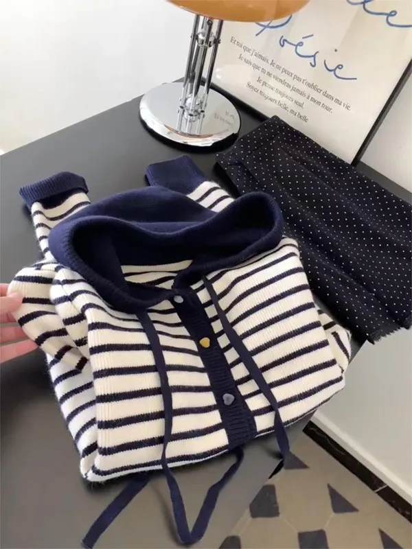 Women's Loose Fit Knitted Cardigan Hoodie Striped Color Block Sweater Soft Cozy Autumn Winter Fashion Casual Style Outerwear
Women's Loose Fit Knitted Cardigan Hoodie Striped Color Block Sweater Soft Cozy Autumn Winter Fashion Casual Style Outerwear
