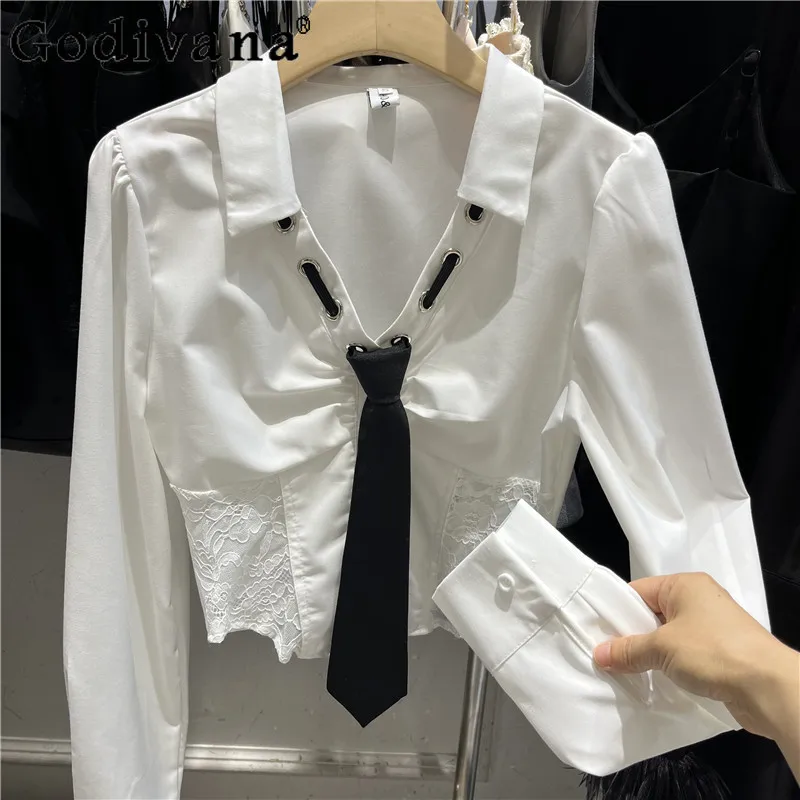 2025 Summer New Lace Splicing V-neck Shirt College Style Sweet Cool Girl Daily Commute Versatile Short Long-sleeved Top
2025 Summer New Lace Splicing V-neck Shirt College Style Sweet Cool Girl Daily Commute Versatile Short Long-sleeved Top
