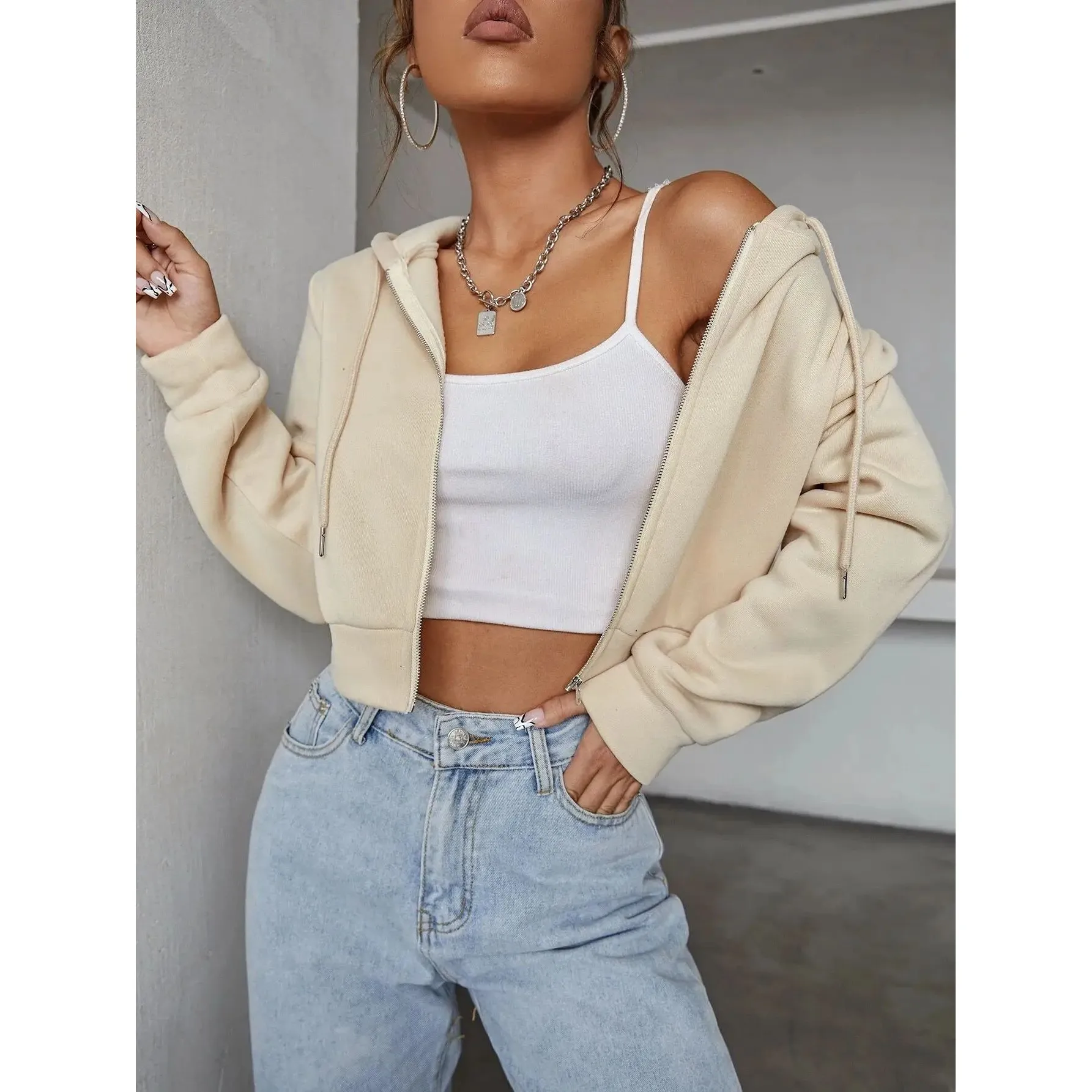 Women's Casual Hooded Sweatshirts Polyester Girls Hoodie Comfortable Soft Fabric Fashionable Streetwear Style
Women's Casual Hooded Sweatshirts Polyester Girls Hoodie Comfortable Soft Fabric Fashionable Streetwear Style