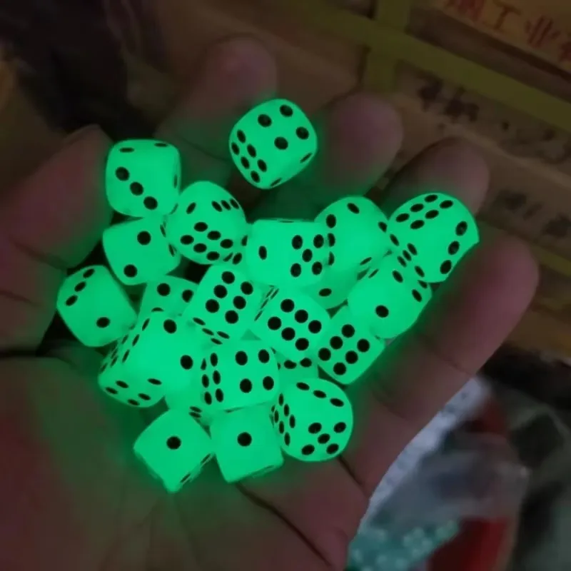 5/10/20/30pcs Luminous Dice 6 Sided Glowing In The Dark Digital Dice For Night Bar Pub KTV Entertainment Board Game Table Game
5/10/20/30pcs Luminous Dice 6 Sided Glowing In The Dark Digital Dice For Night Bar Pub KTV Entertainment Board Game Table Game