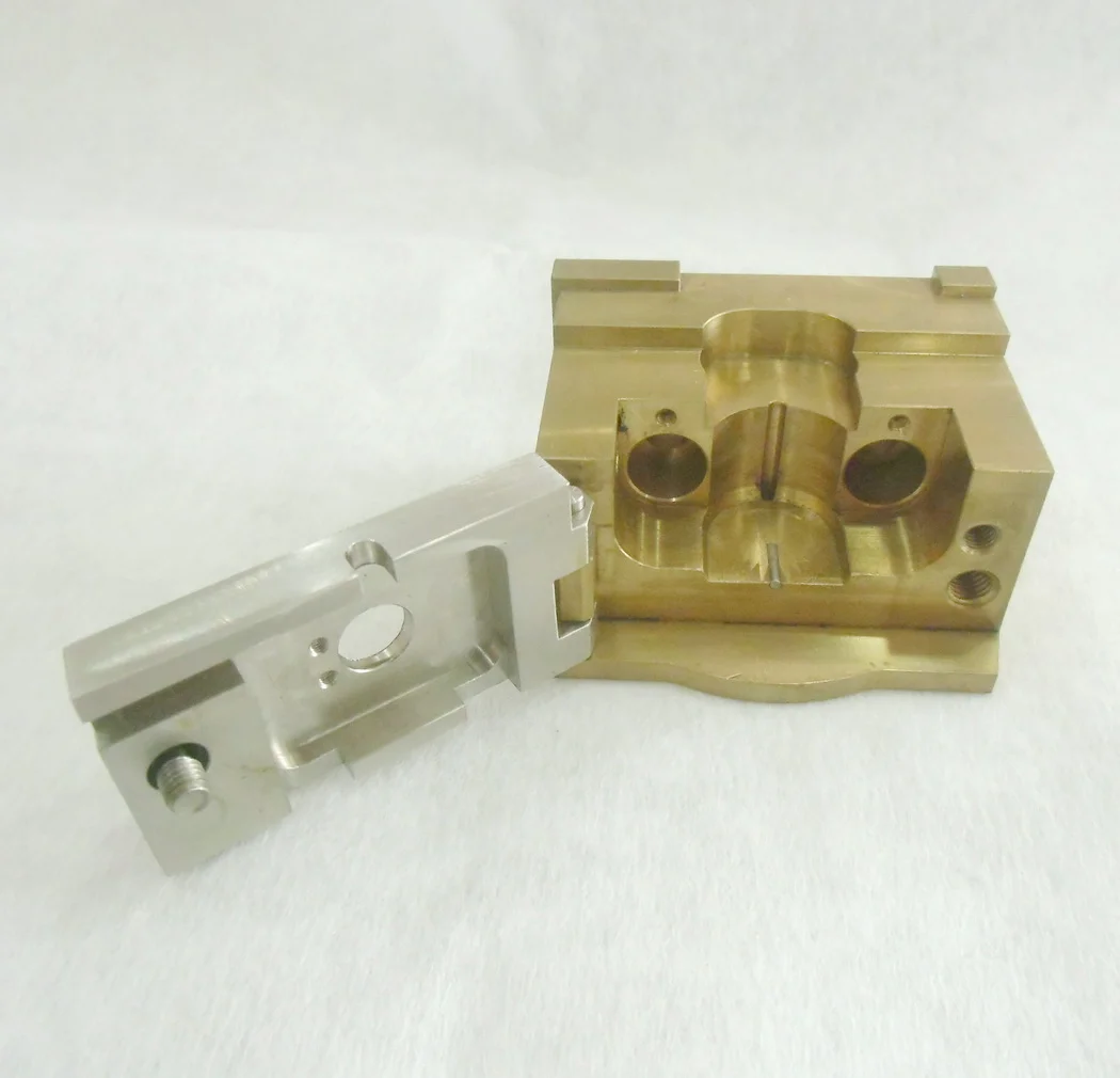 X187B532H01,Guide Base,upper dies block with door 80x69x47mm apply for Mitsubishi wire cut edm Machine Parts
X187B532H01,Guide Base,upper dies block with door 80x69x47mm apply for Mitsubishi wire cut edm Machine Parts