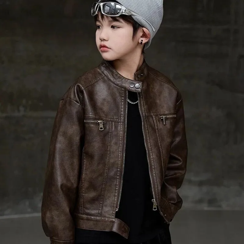 Boys' PU Leather Jacket Casual Motorcycle Style Spring Autumn New Children's Fashion Coat Outerwear for Kids
Boys' PU Leather Jacket Casual Motorcycle Style Spring Autumn New Children's Fashion Coat Outerwear for Kids