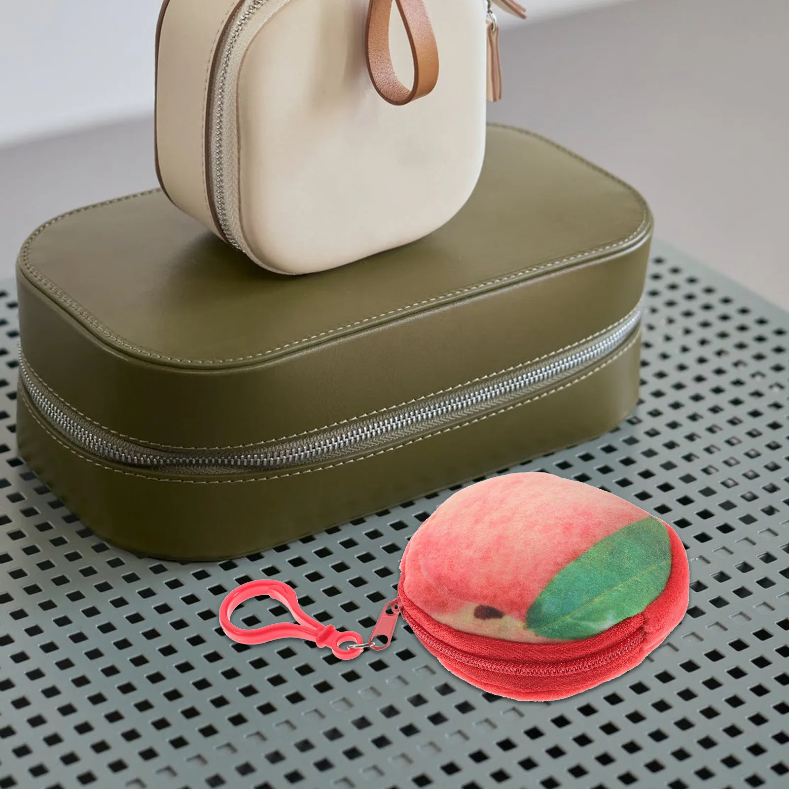 3D-кошелек-монетница в мультяшном стиле, мини-кошелек-брелок с металлической цепочкой, сумочка-фрукт для женщин и девочек, маленький аксессуар для сумки
3D-кошелек-монетница в мультяшном стиле, мини-кошелек-брелок с металлической цепочкой, сумочка-фрукт для женщин и девочек, маленький аксессуар для сумки