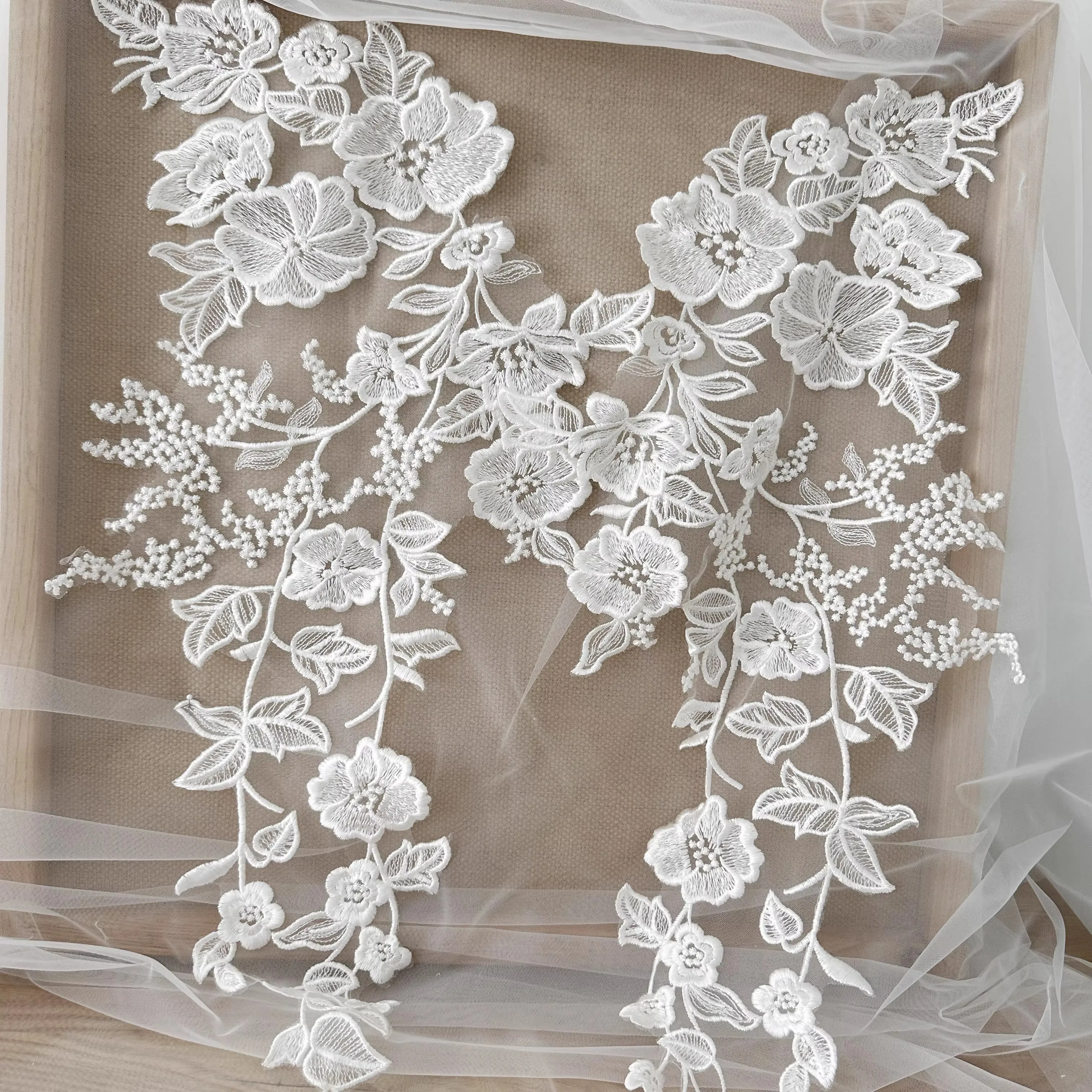 2pair High quality mesh embroidery lace decal patches iron on Handmade DIY Wedding Dress Headwear patch velcro
2pair High quality mesh embroidery lace decal patches iron on Handmade DIY Wedding Dress Headwear patch velcro