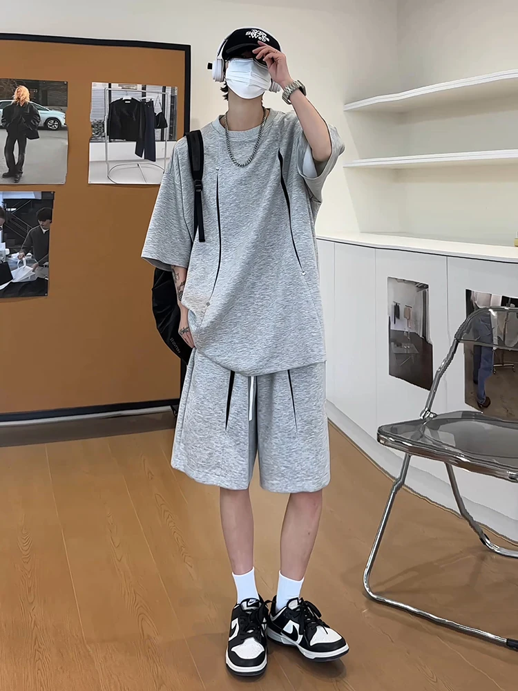 Летний комплект из хлопковой футболки и шорт для мальчиков с декоративными заклепками, повседневная спортивная одежда
Летний комплект из хлопковой футболки и шорт для мальчиков с декоративными заклепками, повседневная спортивная одежда