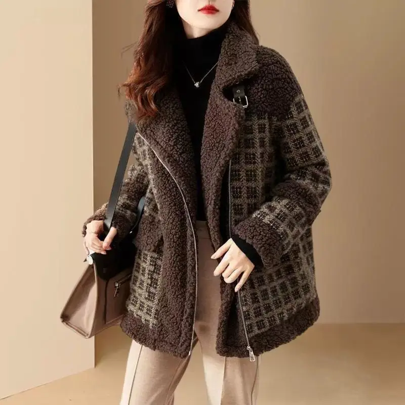 Women's Temperament Plaid Contrasting Splicing Woolen Coat, New Fashion, Slimming, Versatile, Autumn and Winter
Women's Temperament Plaid Contrasting Splicing Woolen Coat, New Fashion, Slimming, Versatile, Autumn and Winter