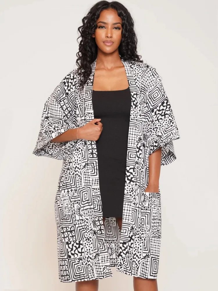 Japanese Kimono Traditional Woman 2025 Long Kimono Cardigan Cosplay Blouse Shirt Yukata Female Japanese Dress Haori Geisha
Japanese Kimono Traditional Woman 2025 Long Kimono Cardigan Cosplay Blouse Shirt Yukata Female Japanese Dress Haori Geisha