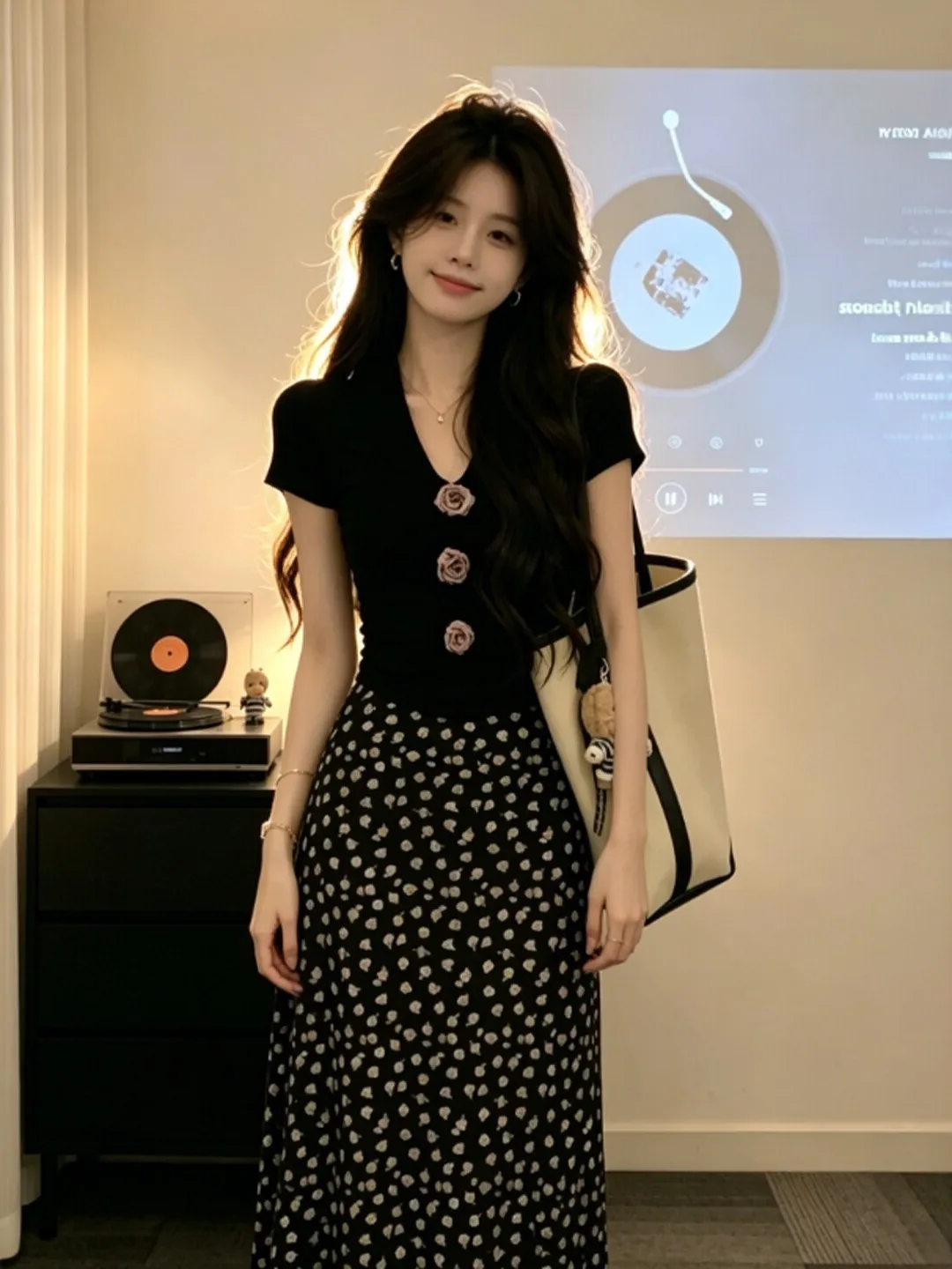 Korean Style V-Neck Top And Half Skirt Two-Piece Set Unique And Beautiful Summer Fashion Women's Comfortable Slim Fit Shirt
Korean Style V-Neck Top And Half Skirt Two-Piece Set Unique And Beautiful Summer Fashion Women's Comfortable Slim Fit Shirt