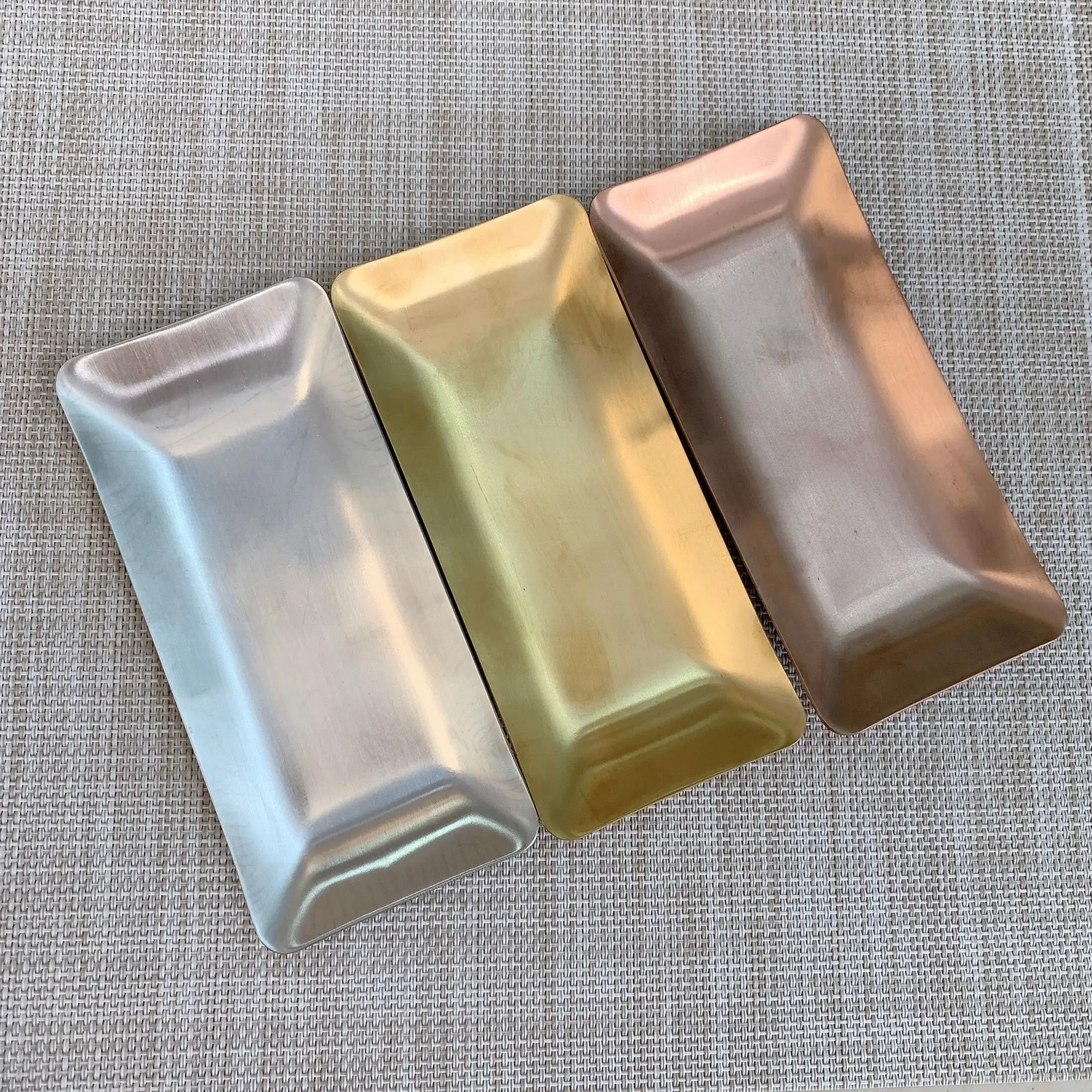 Europe Stainless Steel Jewelry Storage Tray Towel Plate Salad Cosmetics Decorative Gold Dessert Fruit Dish
Europe Stainless Steel Jewelry Storage Tray Towel Plate Salad Cosmetics Decorative Gold Dessert Fruit Dish