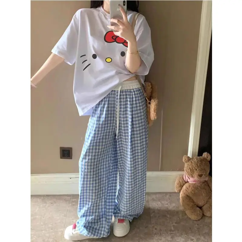 Kawaii American Cartoon Hello Kitty Cat Print Short Sleeved Pure Cotton T-Shirt Women's Summer New Loose and Cute Top Anime New
Kawaii American Cartoon Hello Kitty Cat Print Short Sleeved Pure Cotton T-Shirt Women's Summer New Loose and Cute Top Anime New