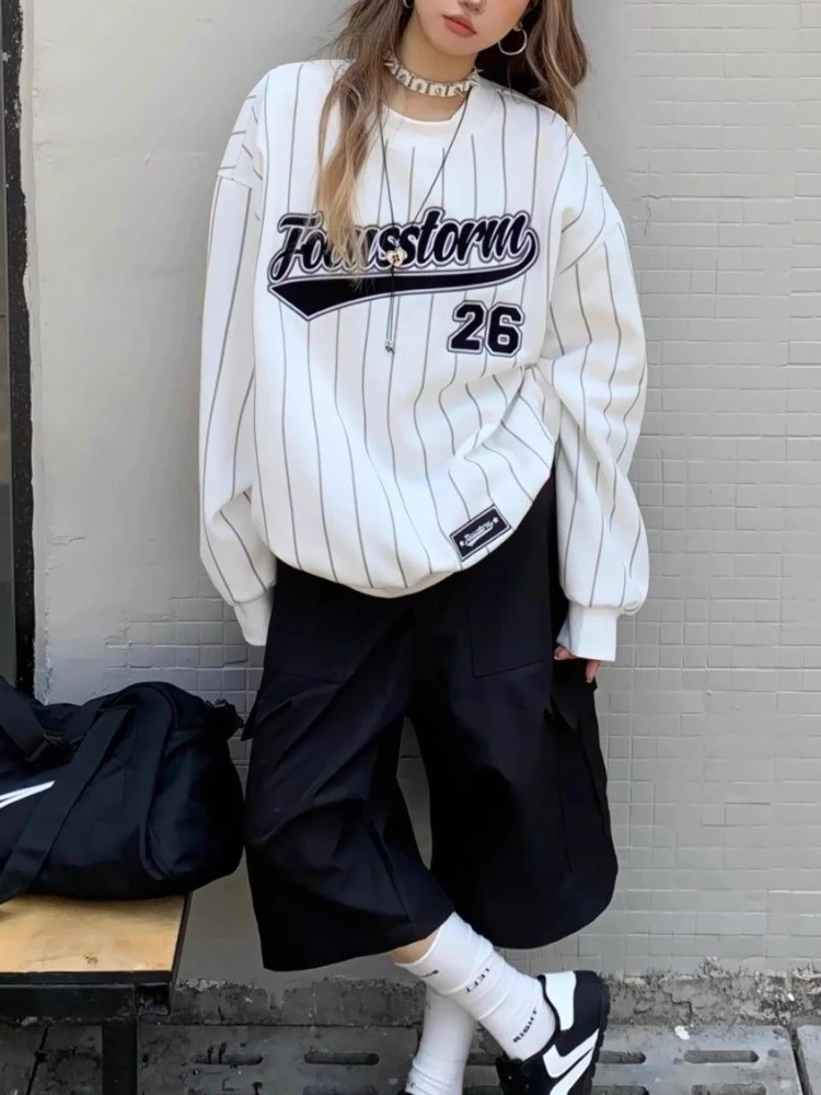 Deeptown Vintage Letter Sweatshirts Women Blokecore Oversized Sports Long Sleeve Tees American Retro Casual Street Sweatshirts
Deeptown Vintage Letter Sweatshirts Women Blokecore Oversized Sports Long Sleeve Tees American Retro Casual Street Sweatshirts