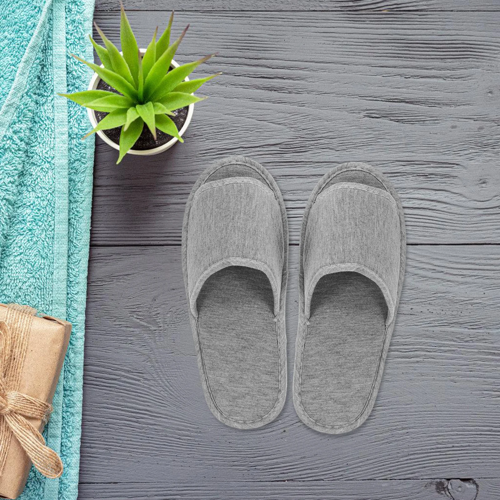 Portable Slippers Foldable Travel EVA Sole Knitted Cotton Folding Slippers Women Four Seasons
Portable Slippers Foldable Travel EVA Sole Knitted Cotton Folding Slippers Women Four Seasons