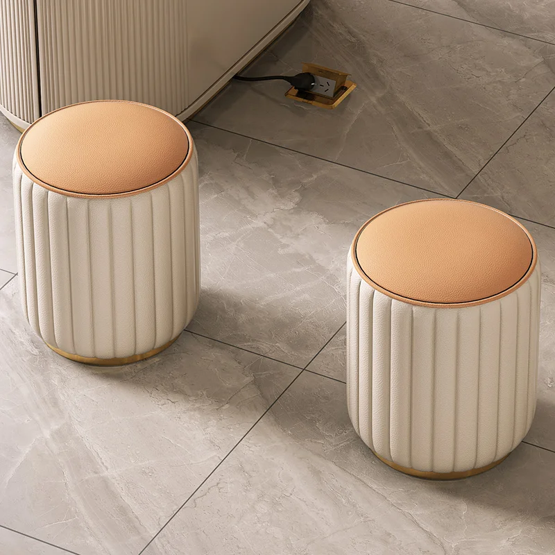 Light luxury round stool, small leather pier for guests, dressing table stool, modern tea table, matching low stool
Light luxury round stool, small leather pier for guests, dressing table stool, modern tea table, matching low stool