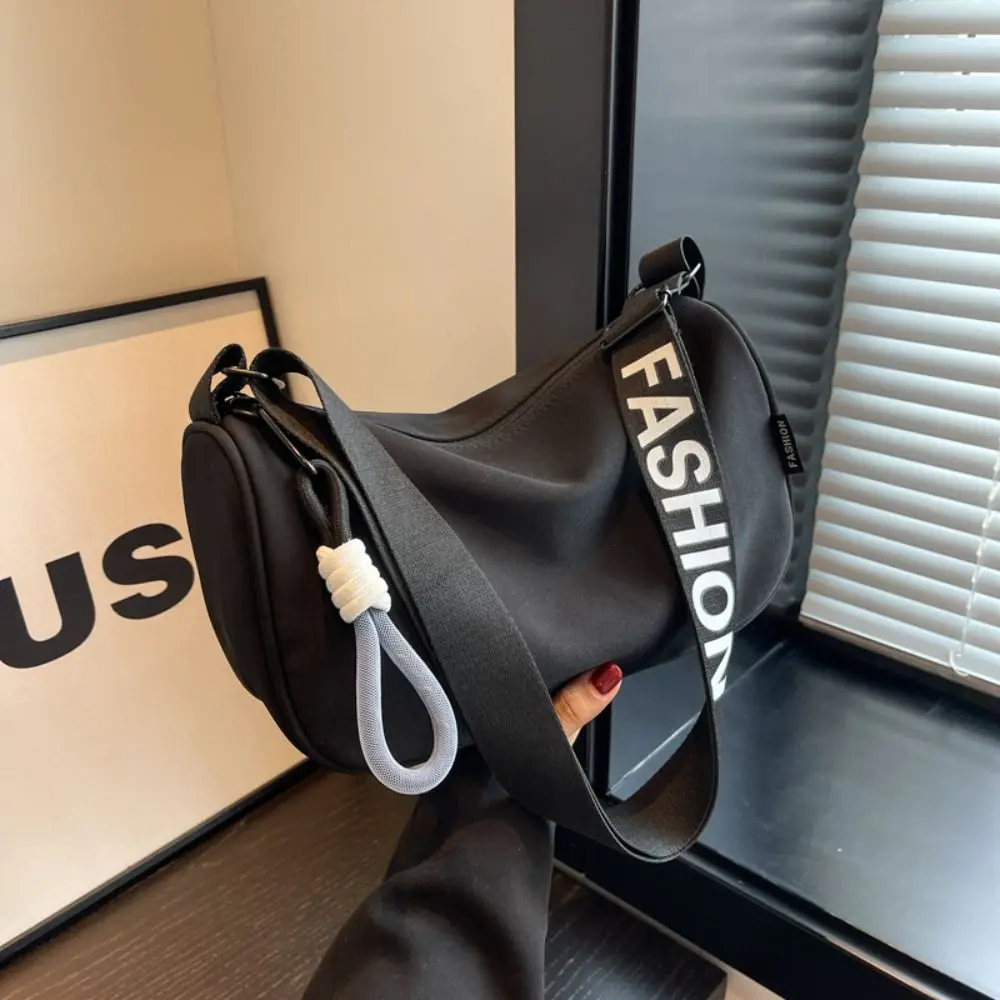 Korean Style Solid Color Hand Bag with Short Lanyard Pendant Large Capacity Light Soft Nylon Bag Zipper Tote Bag Shoulder Bag
Korean Style Solid Color Hand Bag with Short Lanyard Pendant Large Capacity Light Soft Nylon Bag Zipper Tote Bag Shoulder Bag