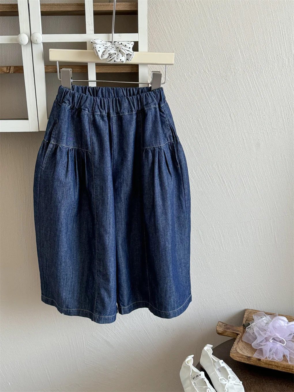 Children's new summer lose jeans 2025 girl Korean fashion wide-leg pants pure cotton versatile denim lantern leisure Soft pants
Children's new summer lose jeans 2025 girl Korean fashion wide-leg pants pure cotton versatile denim lantern leisure Soft pants