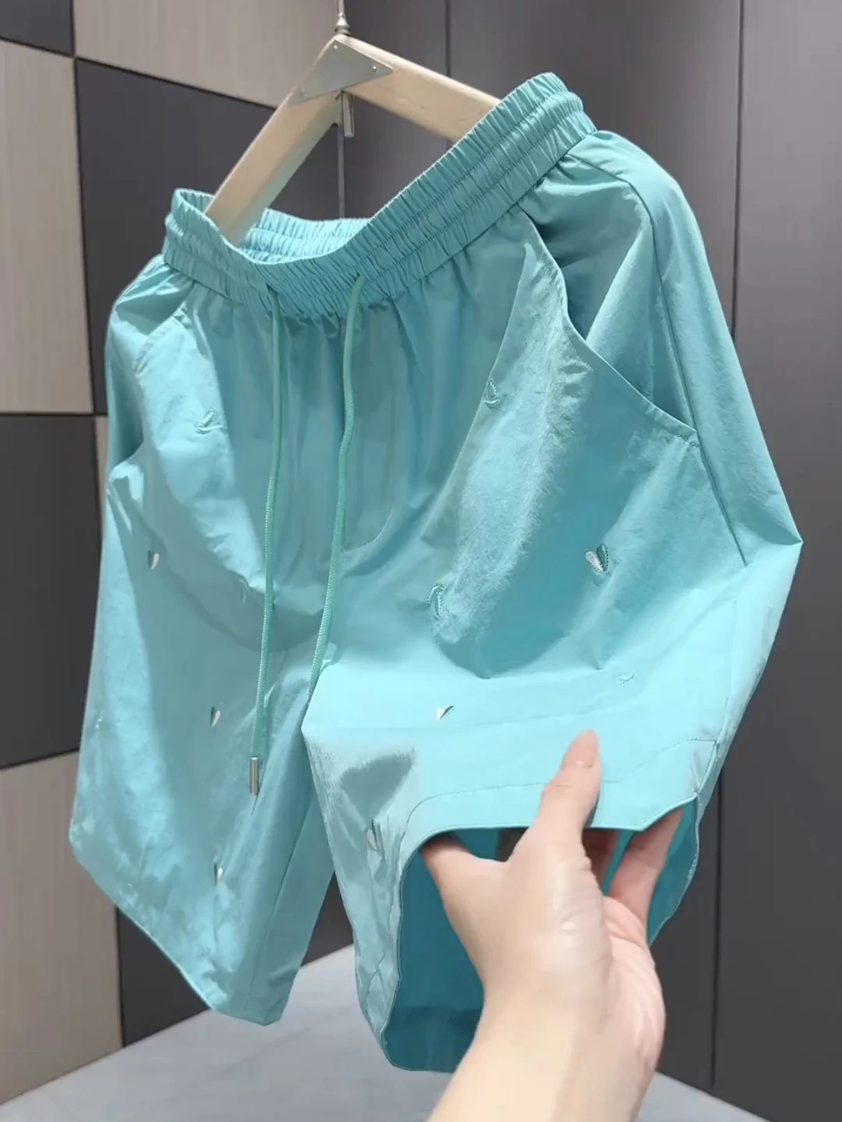 Men's Summer New Style Quick Dry Breathable Shorts Embroidered Sporty Loose Fit Comfortable Cooling Feeling Five Inches Pants
Men's Summer New Style Quick Dry Breathable Shorts Embroidered Sporty Loose Fit Comfortable Cooling Feeling Five Inches Pants