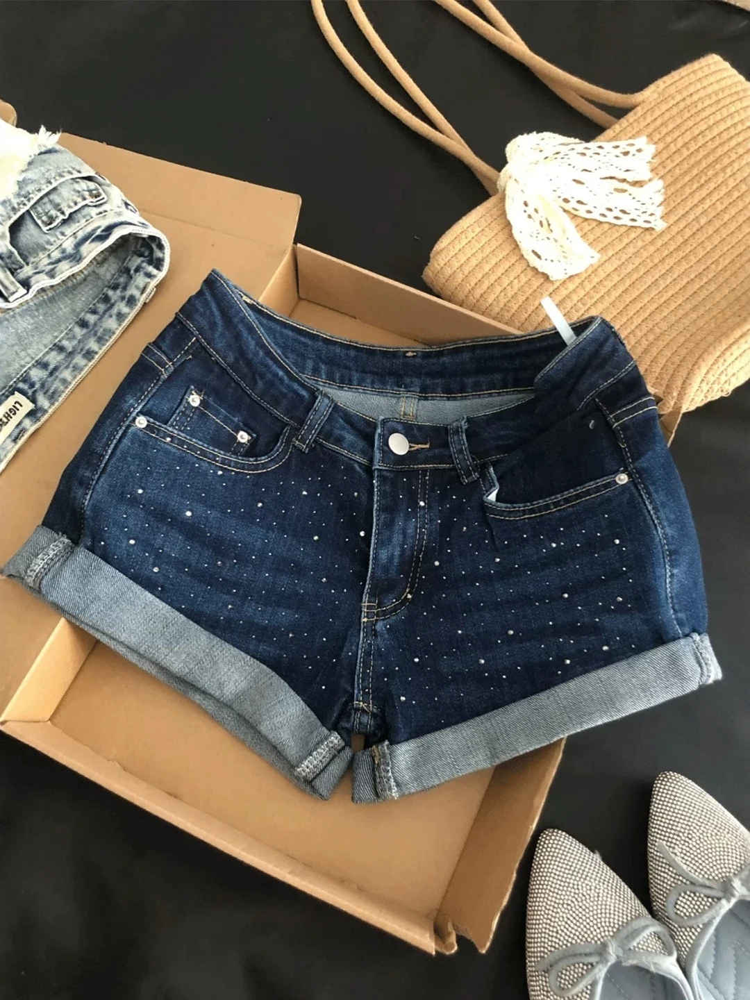 High Waist Bell Bottom Denim Shorts Women's Summer Stretchy Retro Deep Blue Rhinestone Trimmed A-Line Skirt Jeans
High Waist Bell Bottom Denim Shorts Women's Summer Stretchy Retro Deep Blue Rhinestone Trimmed A-Line Skirt Jeans