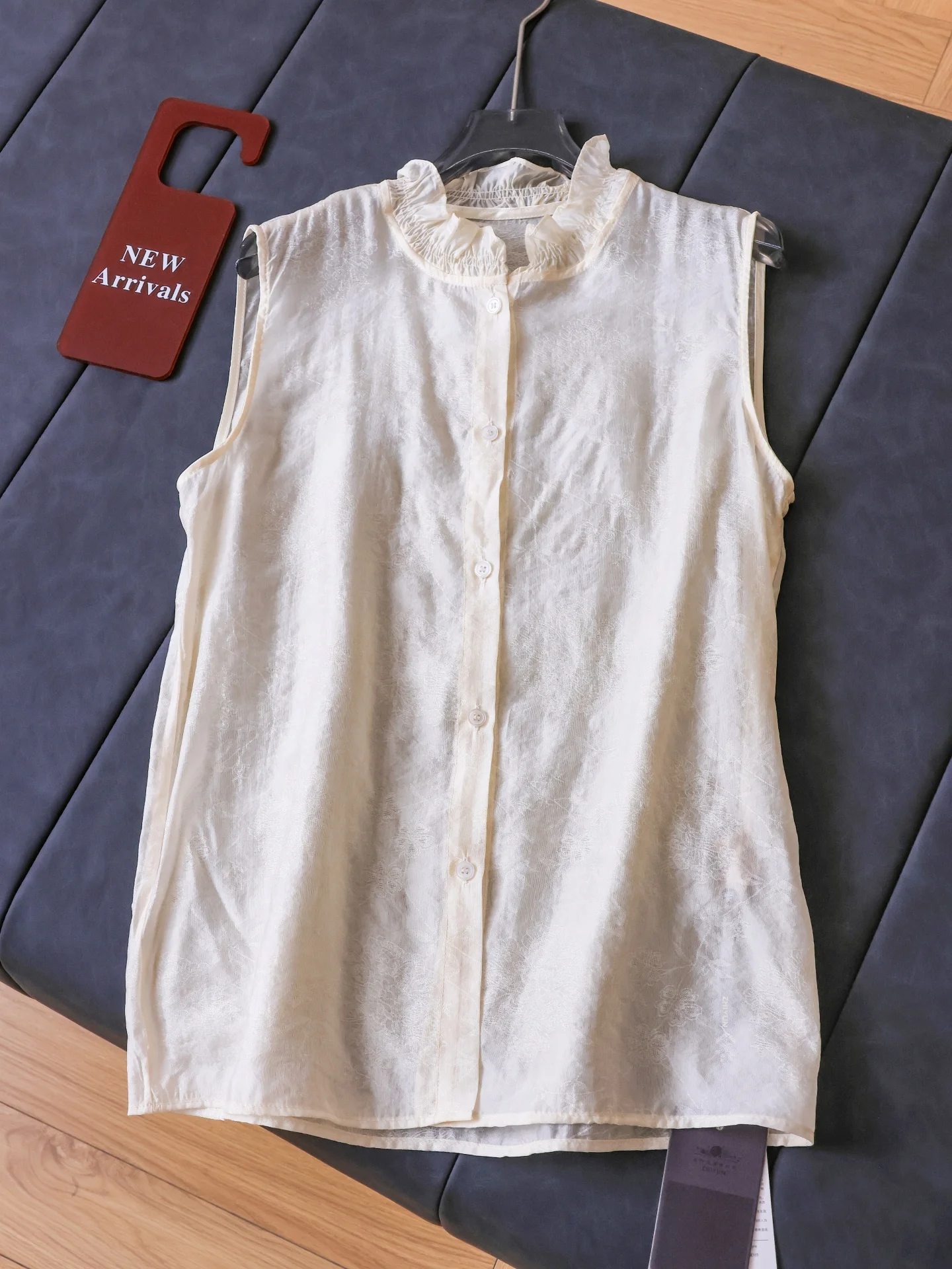 Slimming Floral Embroidery Loose Thin Stand Collar Women's Shirt Commute Style Fashionable Inner And Outer Wear Casual Shirt
Slimming Floral Embroidery Loose Thin Stand Collar Women's Shirt Commute Style Fashionable Inner And Outer Wear Casual Shirt