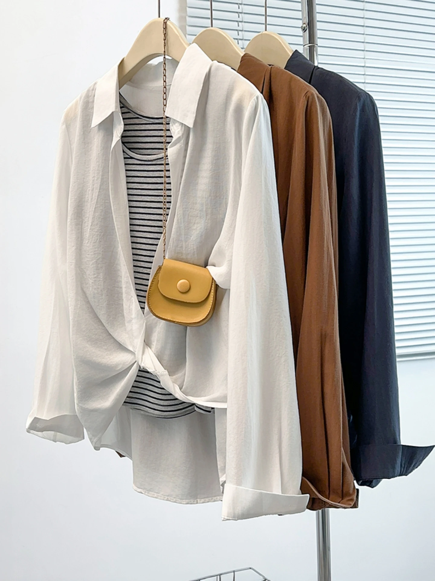 Spring Autumn plus Size Women's Shirt And Tank Top Set Striped Long Sleeve Design Korean Style Commute Wind Straight Cut
Spring Autumn plus Size Women's Shirt And Tank Top Set Striped Long Sleeve Design Korean Style Commute Wind Straight Cut