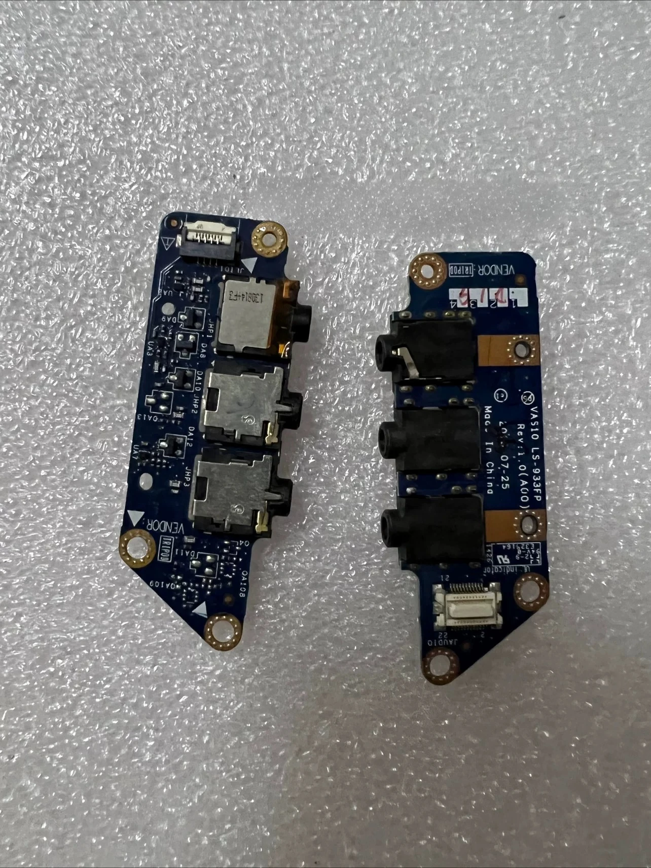 For Dell Alienware 18R3 Brand New Original Audio Small Board M18X LS - 933FP, Notebook Internal Repair Part
For Dell Alienware 18R3 Brand New Original Audio Small Board M18X LS - 933FP, Notebook Internal Repair Part