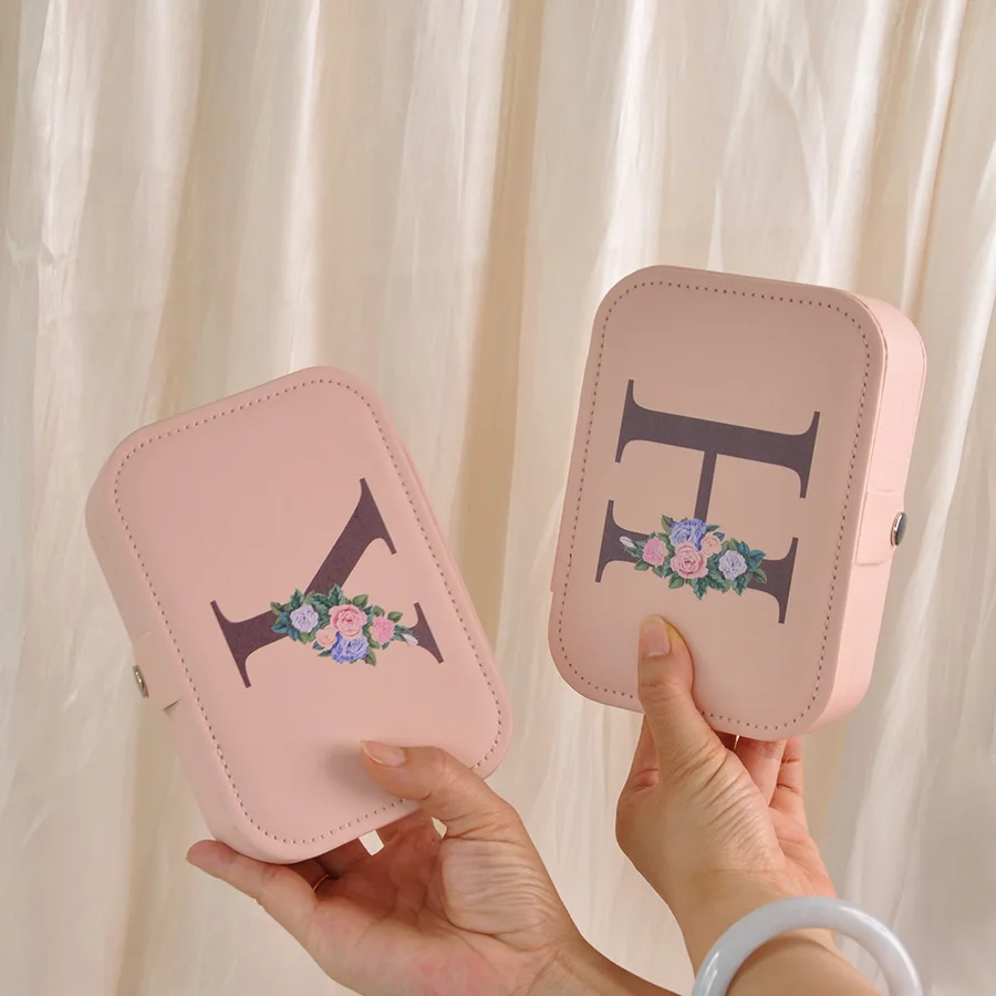Black Alphabet Flower Print Jewelry Boxes Pink Personalized Jewelry Box Girls Jewelry Organizer Case for Wedding Party Gift Box
Black Alphabet Flower Print Jewelry Boxes Pink Personalized Jewelry Box Girls Jewelry Organizer Case for Wedding Party Gift Box