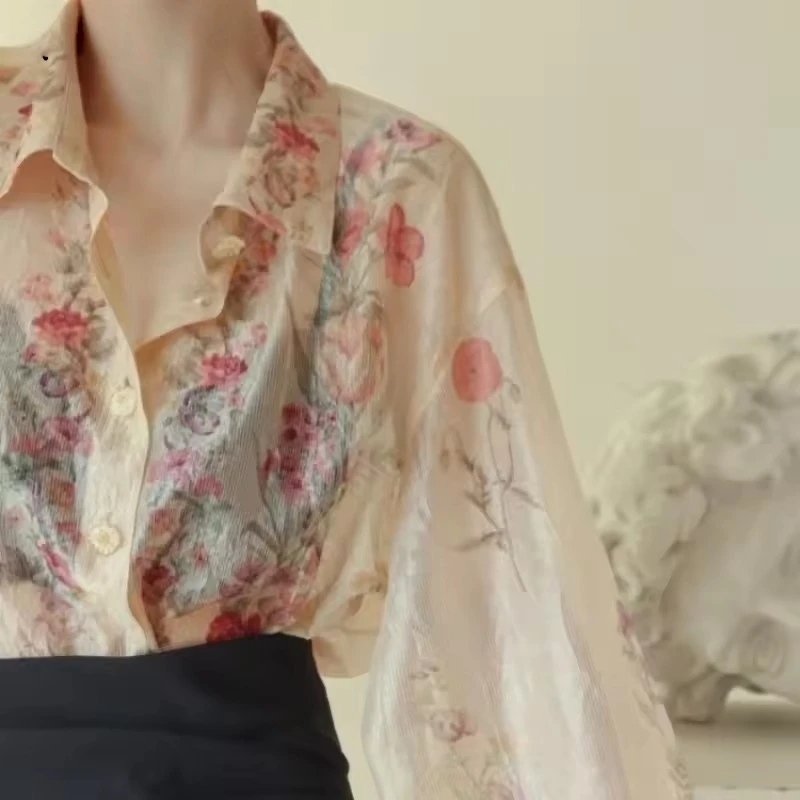 Fashion Chiffon Floral Long Sleeve Shirts Women Spring Summer Vintage Print Elegant All-match Tops Sun-proof Blouse Female
Fashion Chiffon Floral Long Sleeve Shirts Women Spring Summer Vintage Print Elegant All-match Tops Sun-proof Blouse Female