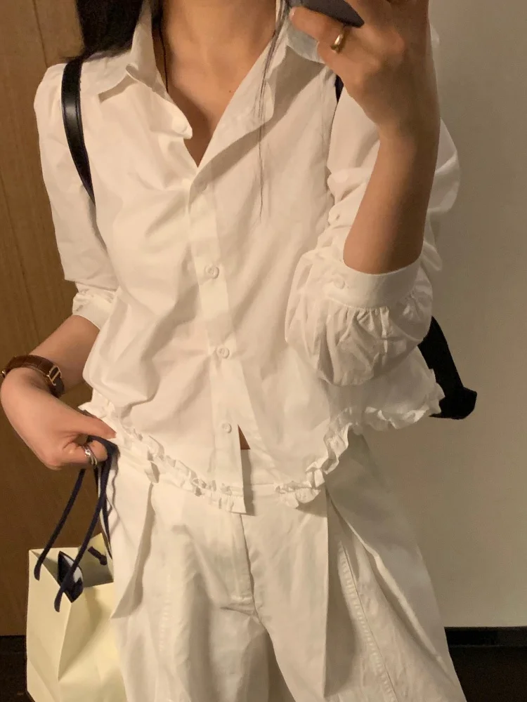 Women's Long Sleeve Shirt Fashionable Turn-down Collar Lace Trim Design Korean Style Loose Fit Color Button Closure
Women's Long Sleeve Shirt Fashionable Turn-down Collar Lace Trim Design Korean Style Loose Fit Color Button Closure