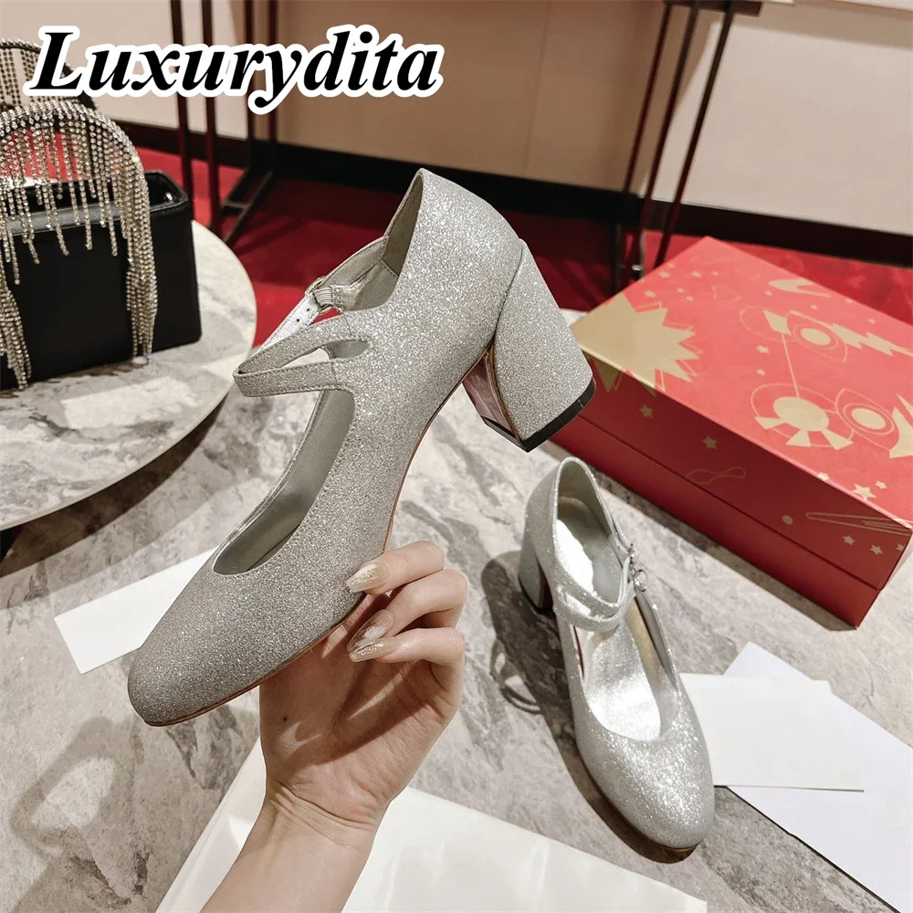 Top Quality Womens High Heels 0-12cm Luxury Fashion Ladies Sandals Designer Classic Red Heel Real Leather sole bar Shoes 0183
Top Quality Womens High Heels 0-12cm Luxury Fashion Ladies Sandals Designer Classic Red Heel Real Leather sole bar Shoes 0183