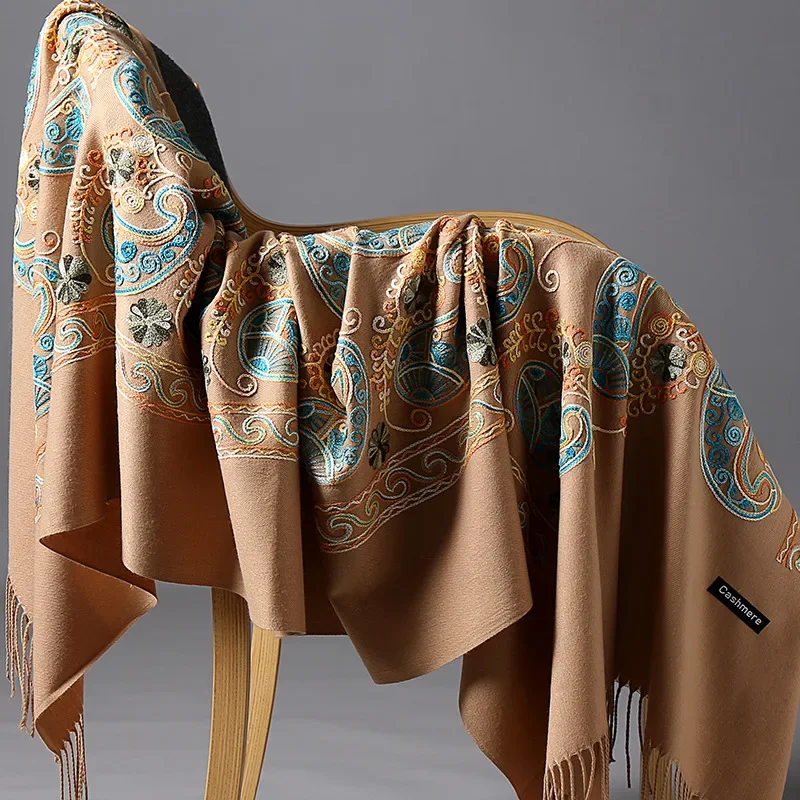 2025 New Winter Warm Solid Scarf For Women/Lady Soft Wool Pashmina Shawls Flower Embroidery Cashmere Female Wraps Capes
2025 New Winter Warm Solid Scarf For Women/Lady Soft Wool Pashmina Shawls Flower Embroidery Cashmere Female Wraps Capes