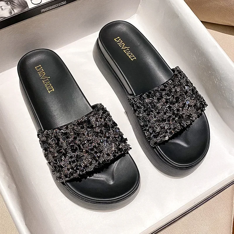 Size 34-43 Womens Slippers 2024 Europe and America Summer Fashion Crystal Open-toe Anti Slip Ladies Sandals Outdoor Beach Shoes
Size 34-43 Womens Slippers 2024 Europe and America Summer Fashion Crystal Open-toe Anti Slip Ladies Sandals Outdoor Beach Shoes