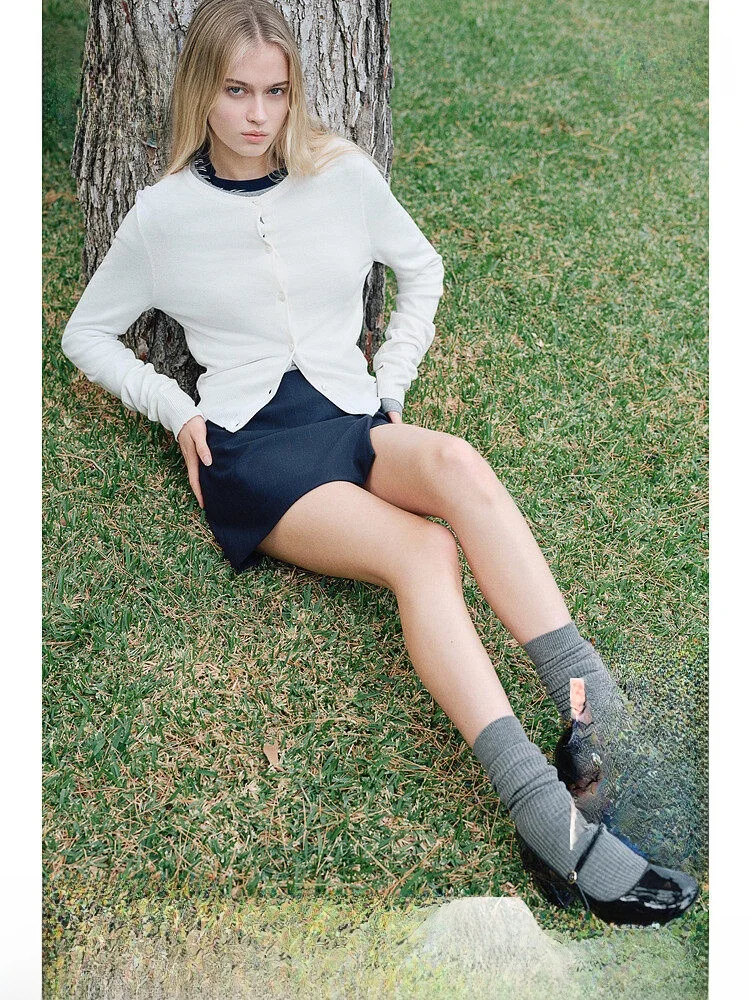 H&M Women's Knitted Cardigan Soft Dense Fit Long Sve ort Length V-Ne Open Front Winter Faion Casual Wear
H&M Women's Knitted Cardigan Soft Dense Fit Long Sve ort Length V-Ne Open Front Winter Faion Casual Wear