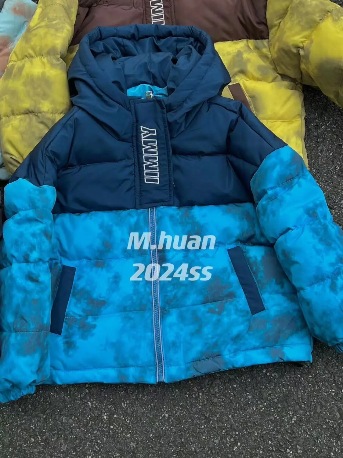 Children's Winter New down Jacket Jacket Tie Dyeing down Jacket Boys Girls Middle and Large Children Thickened Short Jacket
Children's Winter New down Jacket Jacket Tie Dyeing down Jacket Boys Girls Middle and Large Children Thickened Short Jacket