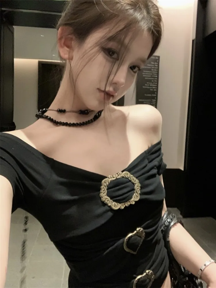 Retro Metal Buckle One Shoulder Short T-Shirt Women's American Style Summer New Pure Desirable Spicy Girl Elegant Youthful To...
Retro Metal Buckle One Shoulder Short T-Shirt Women's American Style Summer New Pure Desirable Spicy Girl Elegant Youthful To...