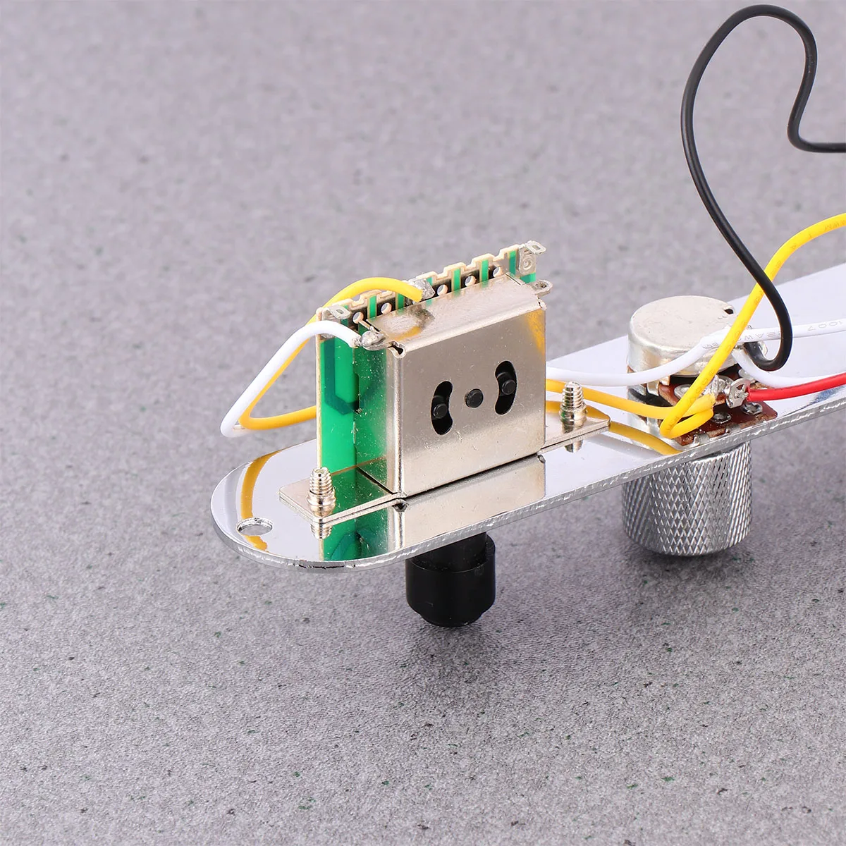 Chrome Guitar Control Plate Replacement Compatible For Telecaster Metal Wiring Harness Pre-Connected For Electric Guitar Parts
Chrome Guitar Control Plate Replacement Compatible For Telecaster Metal Wiring Harness Pre-Connected For Electric Guitar Parts