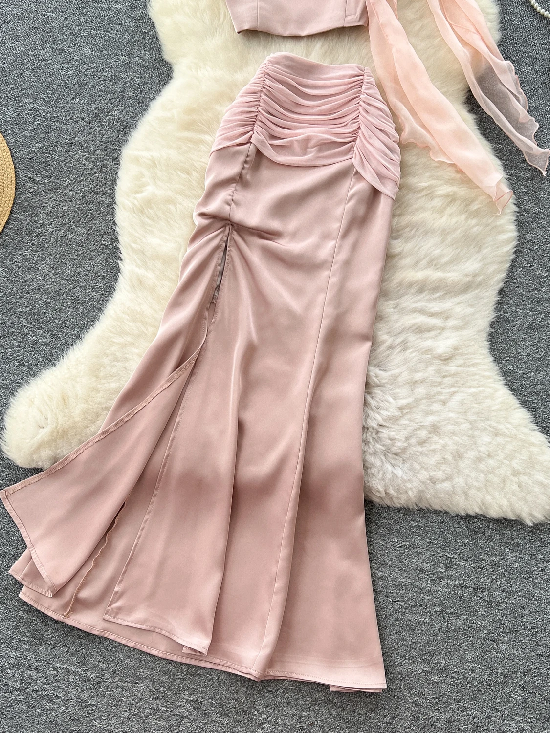 Pure Desire Set Women's Strapl ort Satin Vest Me Splice Wrap Fi Tail f Skirt Faionable Ensemble for Young Women
Pure Desire Set Women's Strapl ort Satin Vest Me Splice Wrap Fi Tail f Skirt Faionable Ensemble for Young Women