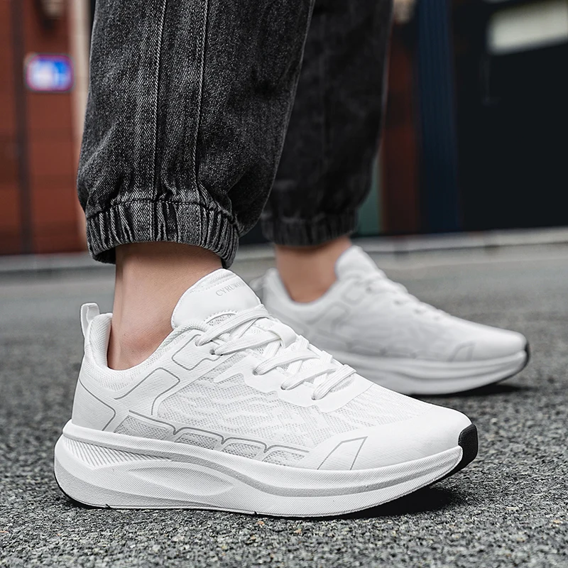 Spring 2025 new wide-toe men's soft-soled, casual, fashionable, breathable and lightweight plus-size sports shoes 
Spring 2025 new wide-toe men's soft-soled, casual, fashionable, breathable and lightweight plus-size sports shoes