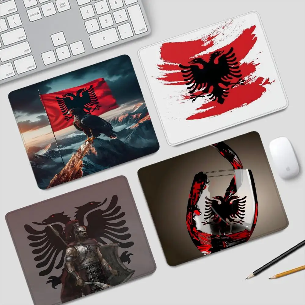 Коврик для мыши с флагом Албании, маленькие игровые аксессуары, клавиатура, компьютерный офисный настольный коврик, нескользящий резиновый коврик для мыши для ПК, геймера
Коврик для мыши с флагом Албании, маленькие игровые аксессуары, клавиатура, компьютерный офисный настольный коврик, нескользящий резиновый коврик для мыши для ПК, геймера