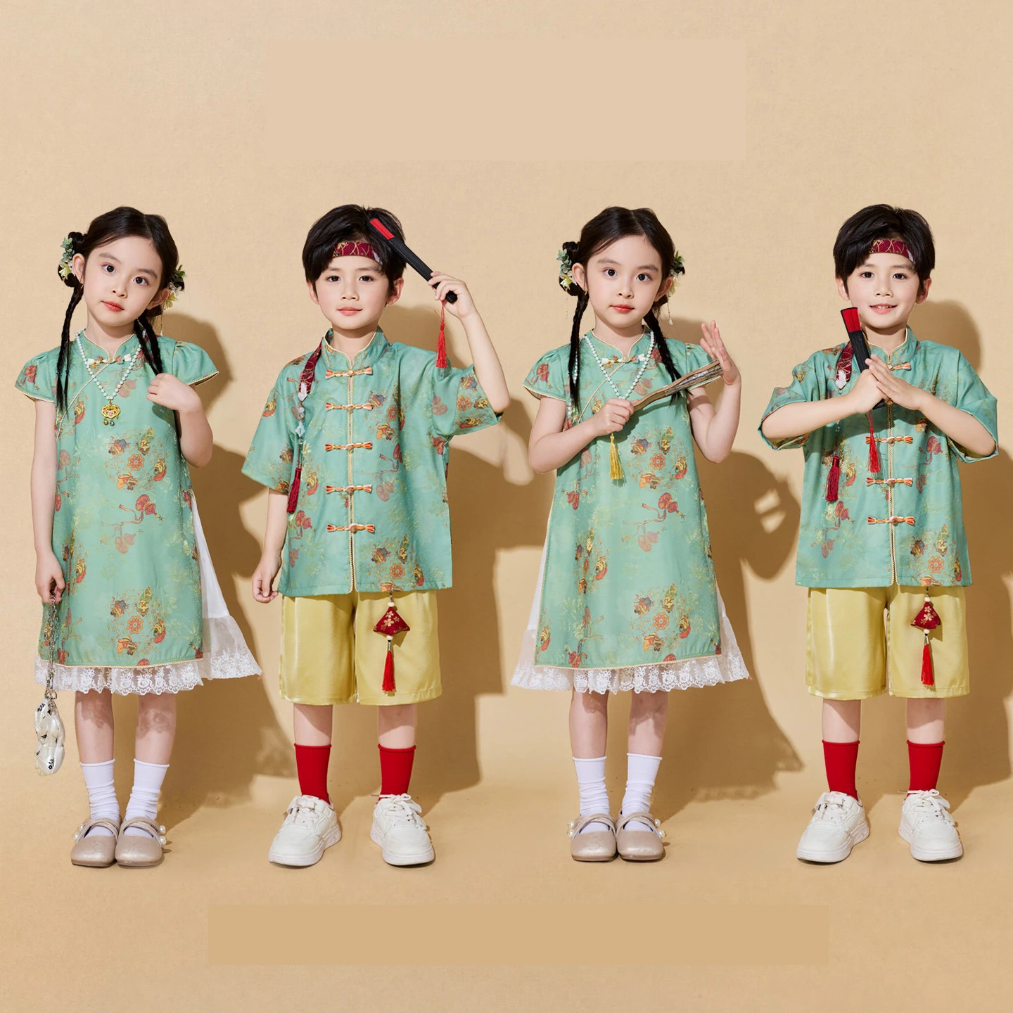 Chinese Traditional Costumes Girls Cheongsam Ethnic Style School Party Cosplay Vintage Kids Children's Clothing Boy Hanfu Set
Chinese Traditional Costumes Girls Cheongsam Ethnic Style School Party Cosplay Vintage Kids Children's Clothing Boy Hanfu Set
