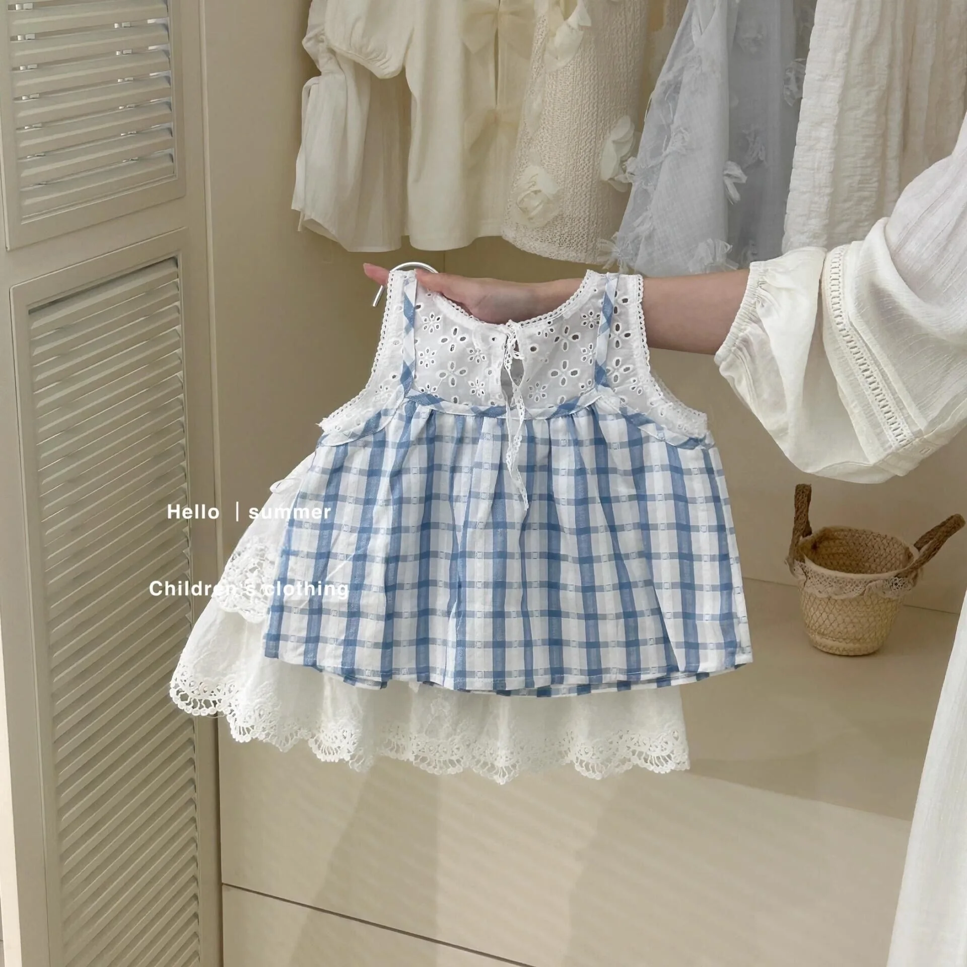 Summer Fashionable Two-Piece Set for Girls Embroidered Vest Checkered T-Shirt Lace Bow Cake Skirt Children Baby Girls Clothing
Summer Fashionable Two-Piece Set for Girls Embroidered Vest Checkered T-Shirt Lace Bow Cake Skirt Children Baby Girls Clothing